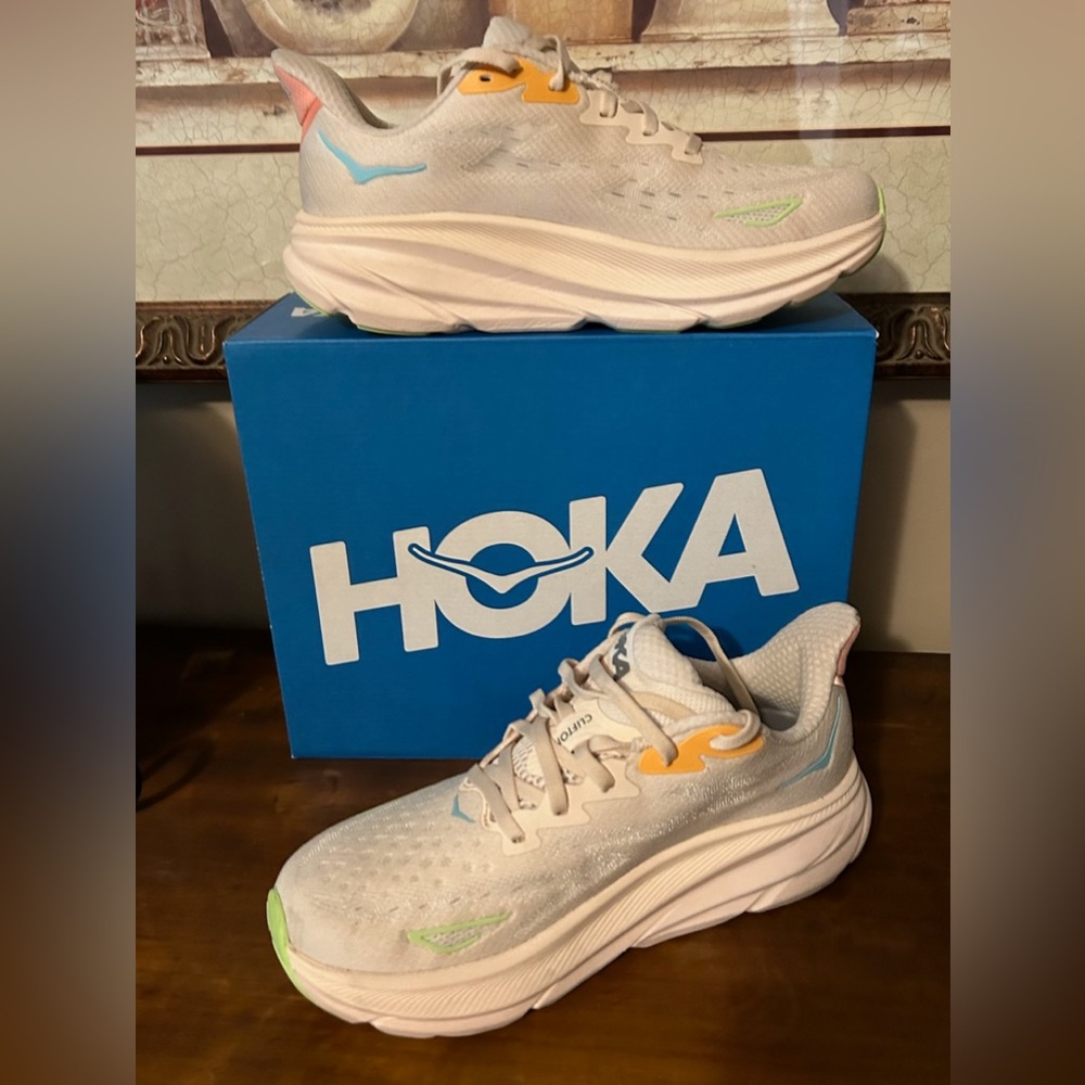 HOKA Clifton Running Shoes Size 8 Wide in box *worn only once $115 OBO